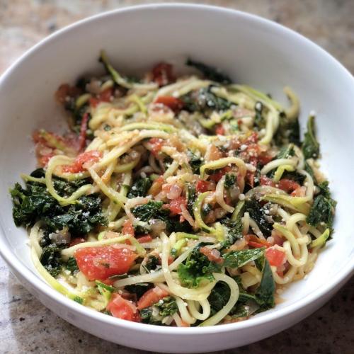 Zucchini Noodles With Tomato and Kale